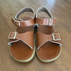 EUC. Footmates Tide Sandal. Tan. Size 9.